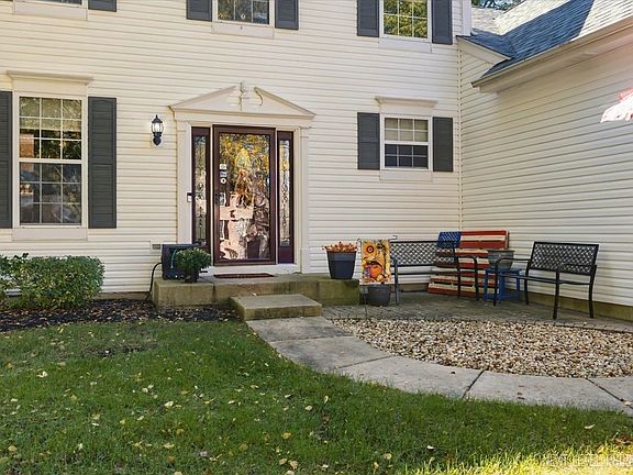 3rd image of 3601 Deville Ln