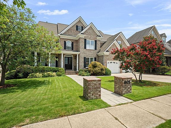 3rd image of 805 Dominion Hill Dr