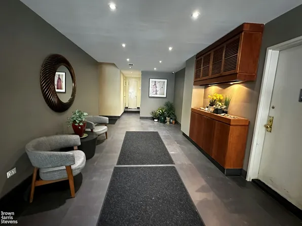 160 East 27th Street 11E image 13 of 14