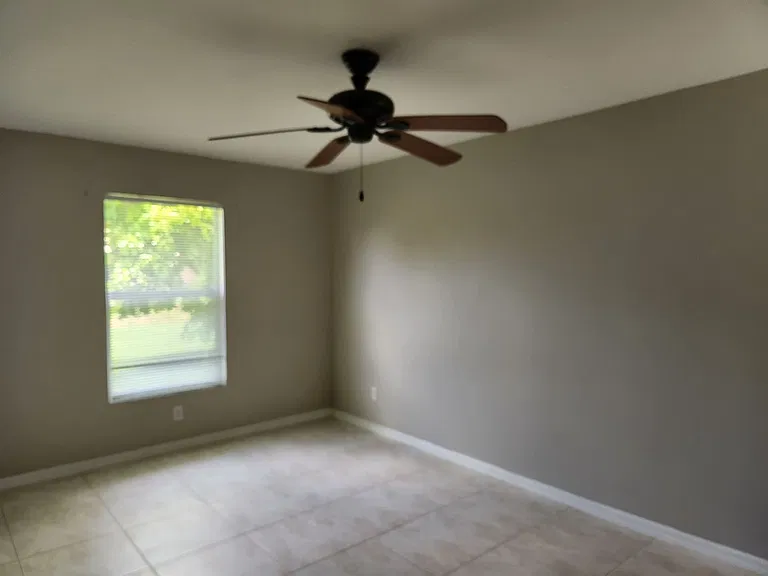 567 Charwood Ave S — Photo 17