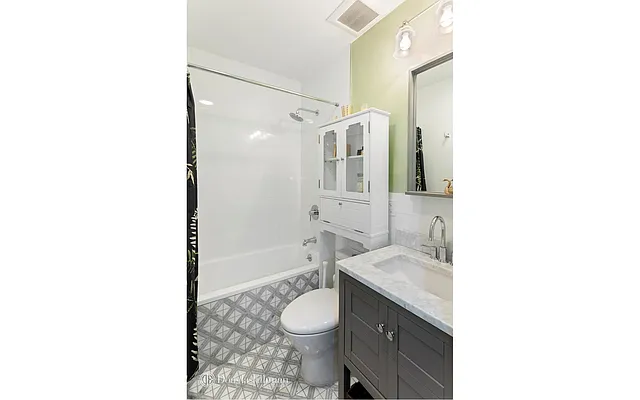 Sold by Douglas Elliman | media 14