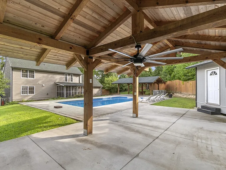 2541 Cross Winds Ln — Photo 23