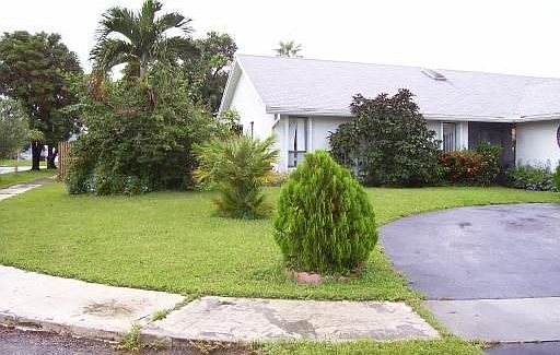 EXTERIOR FRONT VIEW