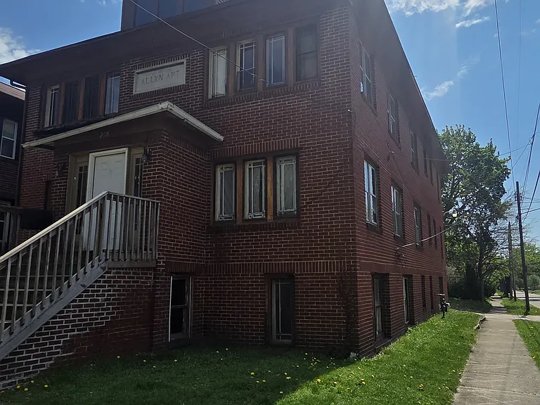 228 Cole Ave — Photo 1