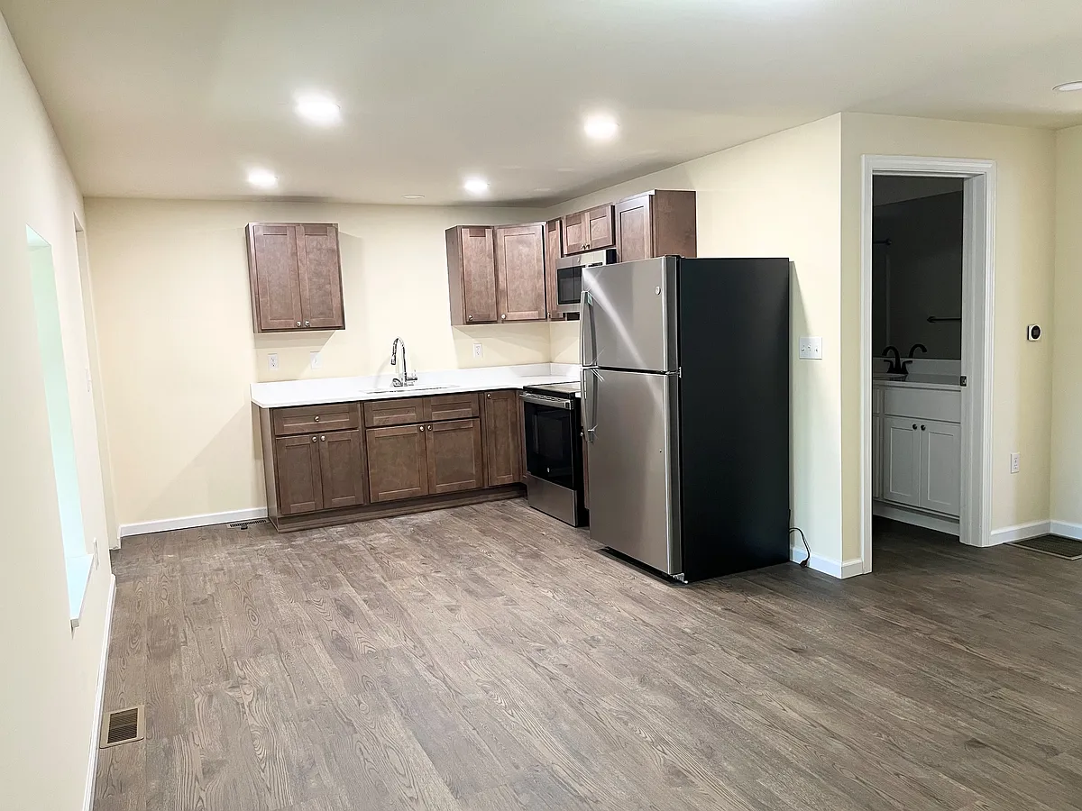 Building Photo - 1312 S Main Ave #1