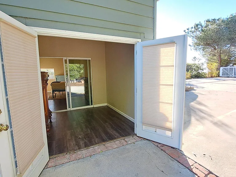 5910 Kanan Dume Rd — Photo 18