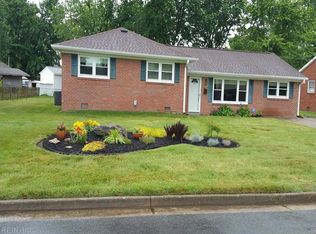21 Westbrook Dr, Hampton, VA 23666