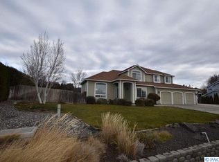 124 Rachel Rd, Kennewick, WA 99338