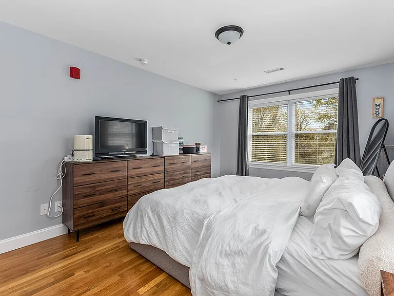 10 Irma St #3 — Photo 17