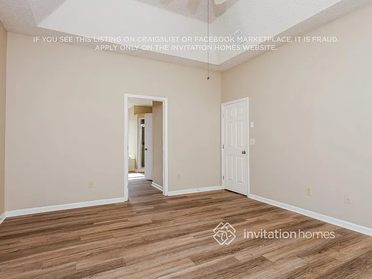 11836 Lake Fern Dr — Photo 9