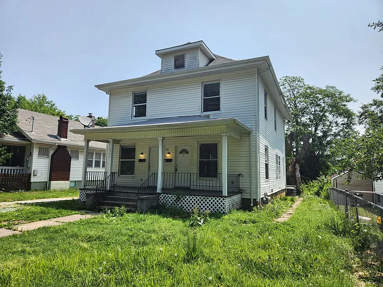 1342 N Broadway Ave #1 — Photo 3
