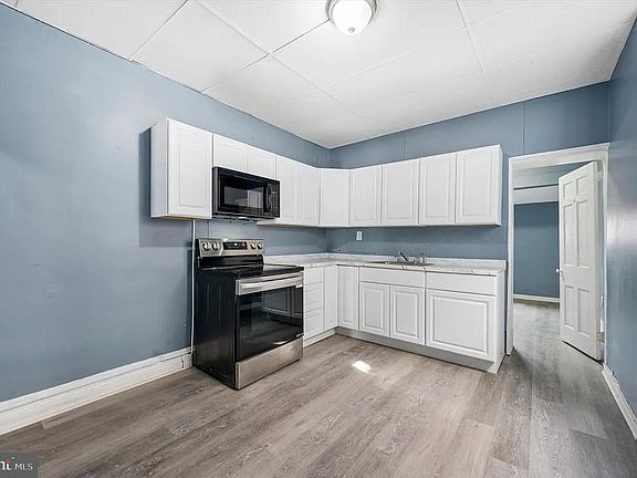 4th image of 1110 Morton Ave