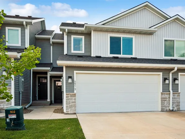 5972 NW 91st Ct, Johnston, IA 50131