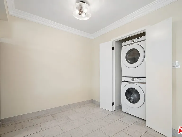 1215 N Hayworth Ave #206 — Photo 4