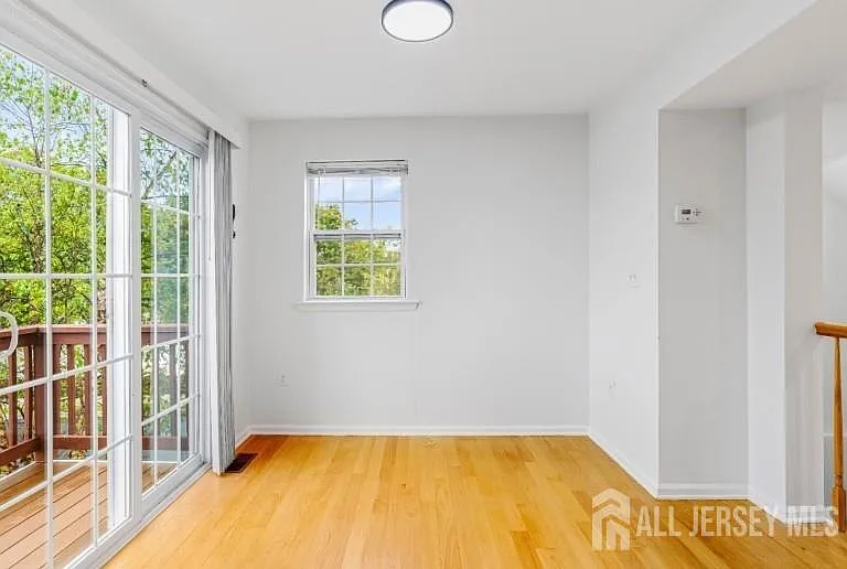 8 Alfred Ave — Photo 6