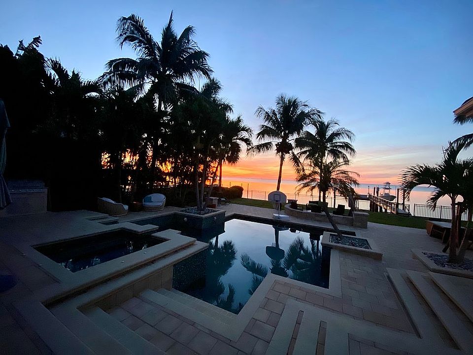 2nd image of 4315 Bayshore Blvd NE