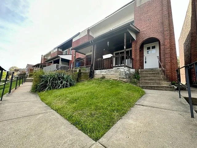 1669 Jancey St photo 1