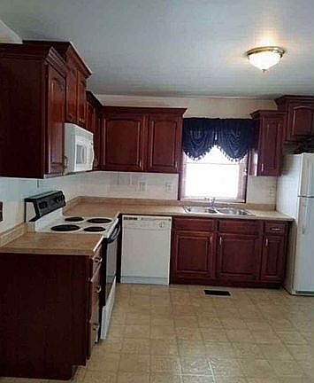 2nd image of 98 Cardinal Dr
