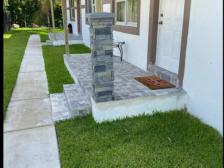 1207 NE 110th St — Photo 3