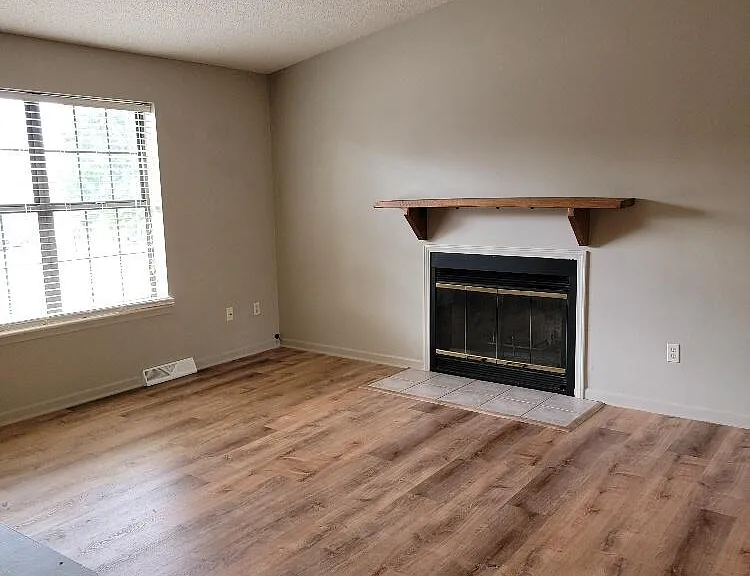 3905 Athens Ct — Photo 11