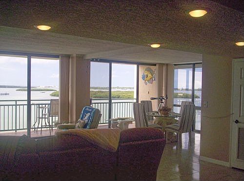 Floor to ceiling windows/sliding glass doors