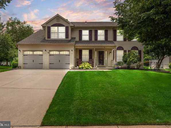 6 Douglas Ln, Lumberton, NJ 08048