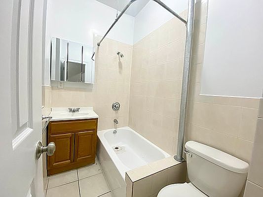 5th image of 657 W 183rd St #29