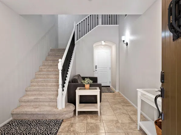 221 Paseo Gregario, Palm Desert, CA 92211