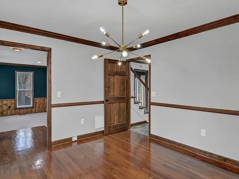2416 Bendemeer Dr — Photo 10