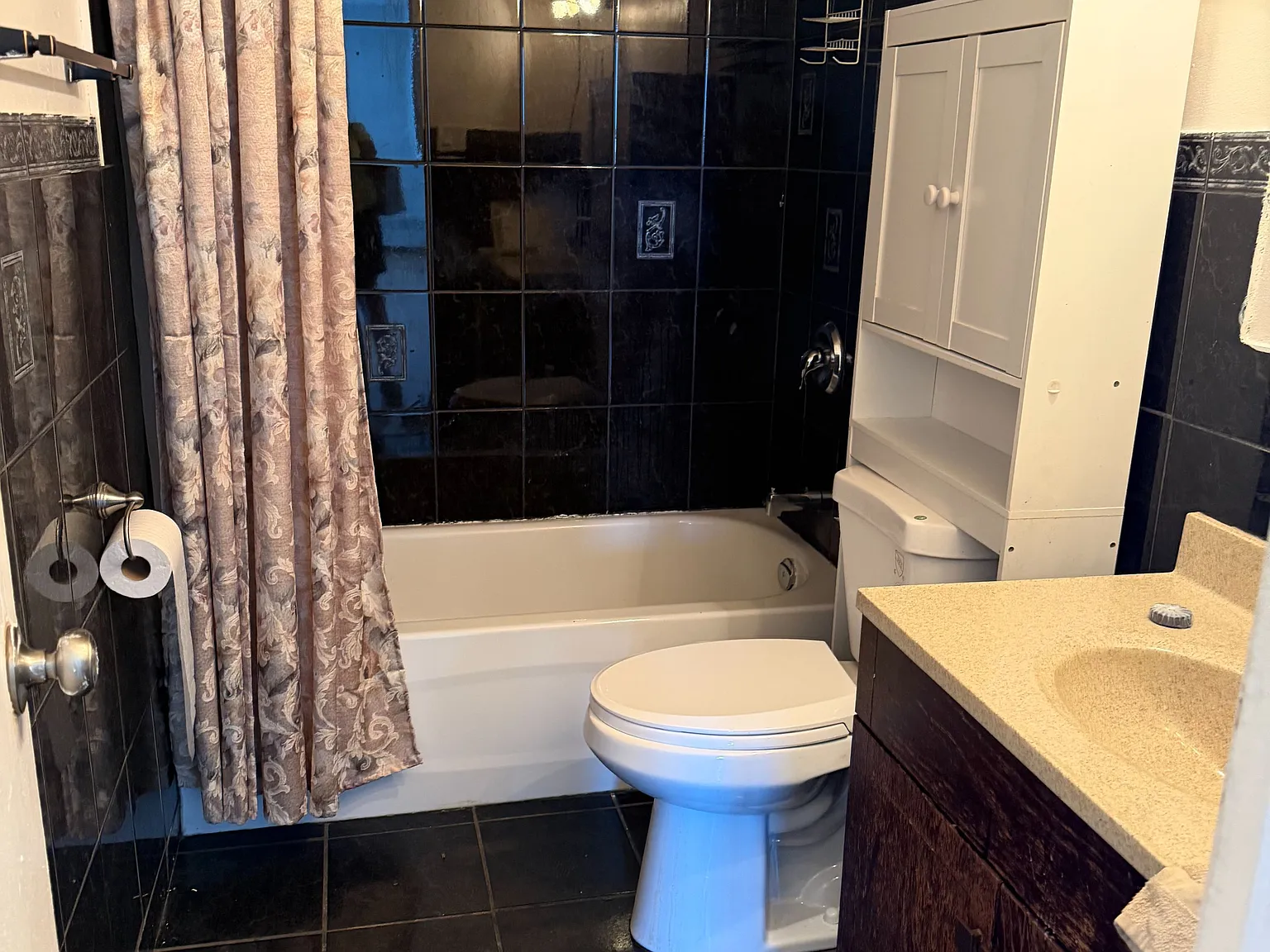 2 bed, $2,300 — Photo 2