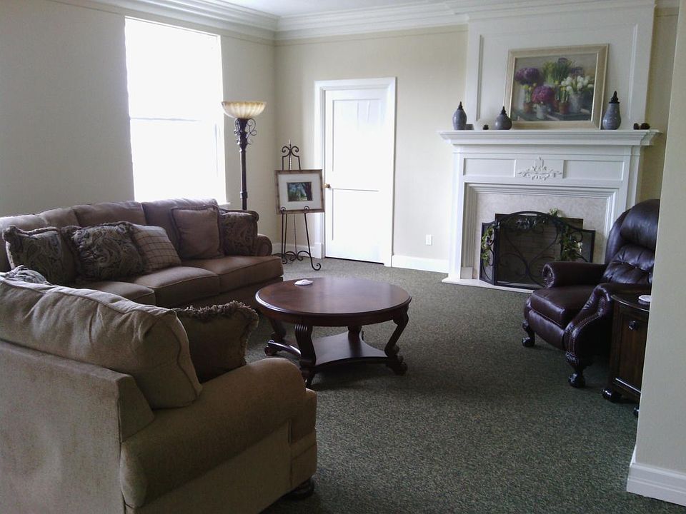 1st image of 311 Lakeview Dr APT 102