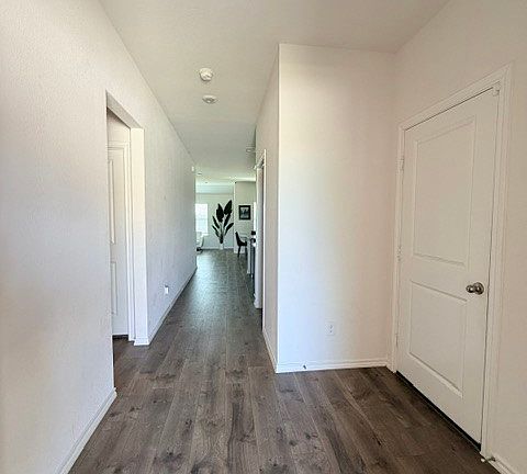 3rd image of 720 Meadow Creek Ln