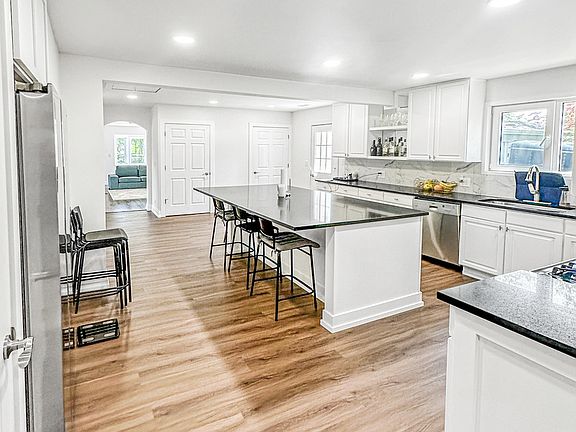 5th image of 23537 N Overhill Dr
