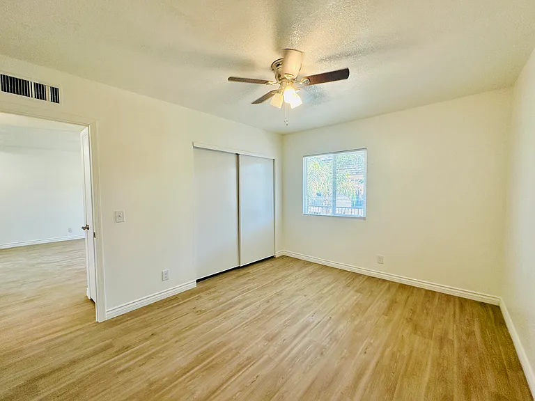 4424 Bellevue Newly Renovated Apartments with All Appliances Included! — Photo 40