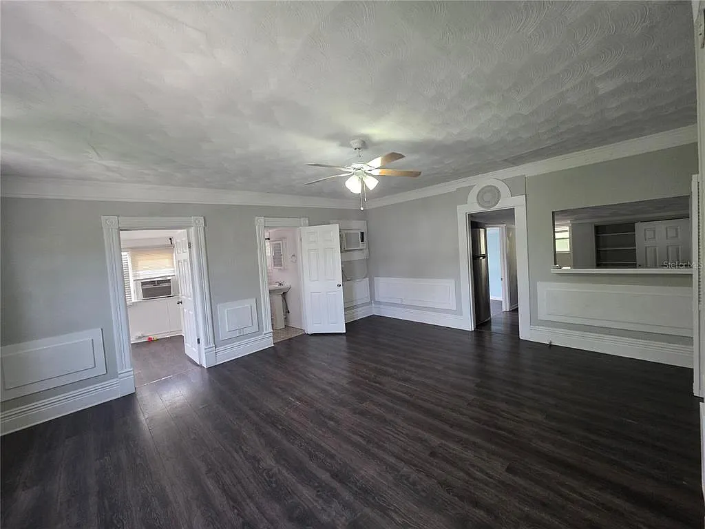 2 bed, 1.0 bath, 820 sqft, $1,895 — Photo 2