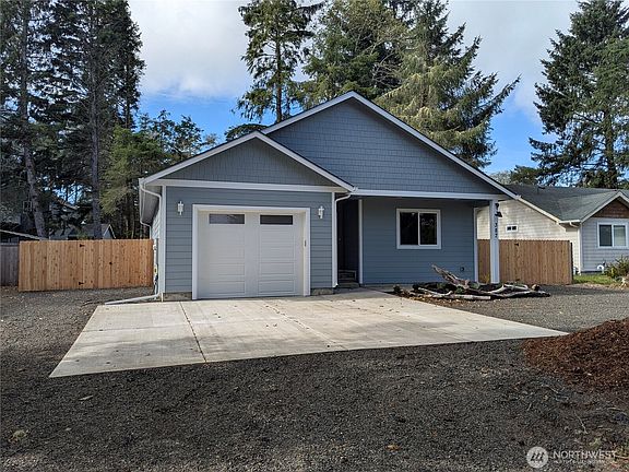 2nd image of 387 Duck Lake Drive NE