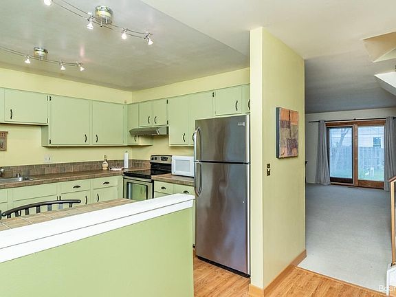 4th image of 3342 Burbank Dr