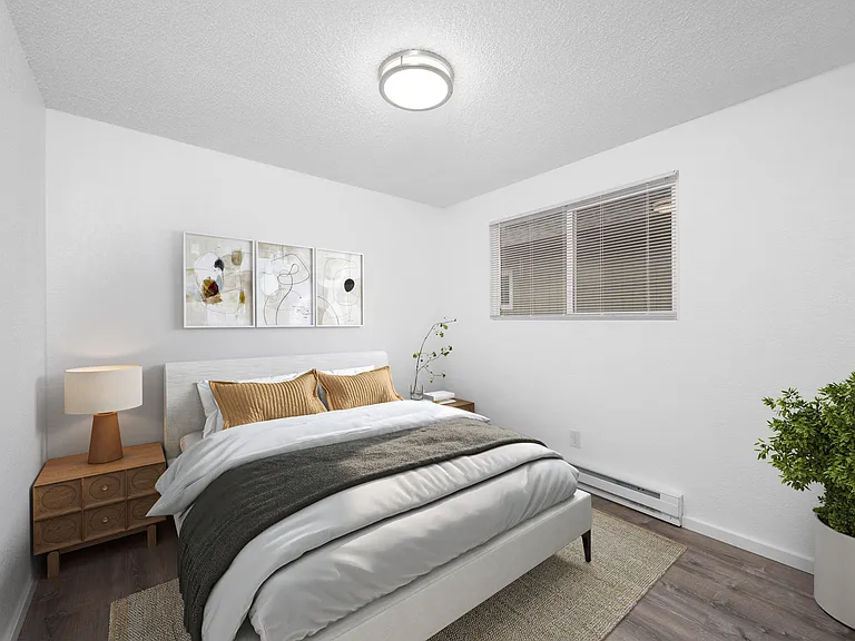 Bedroom (Deluxe Renovated Home)