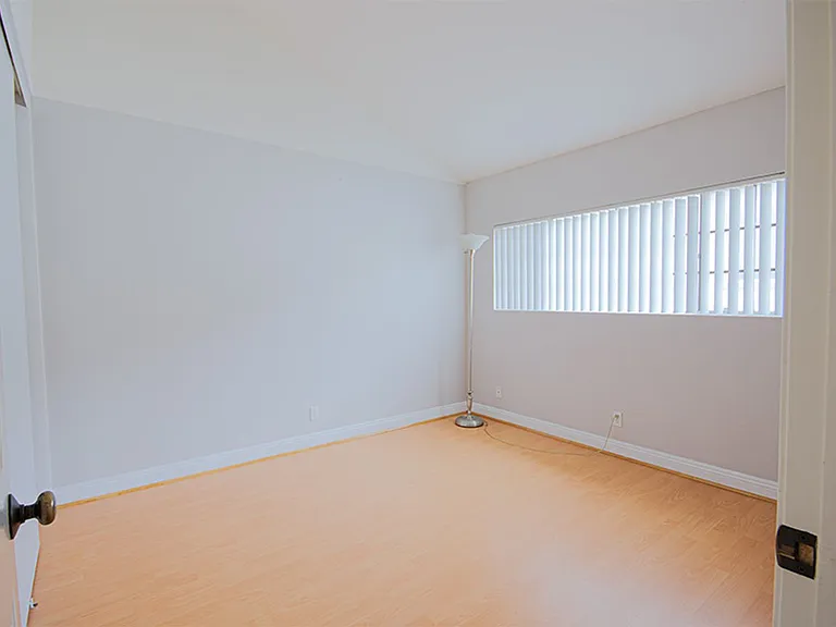 8065 Presidential Way — Photo 11