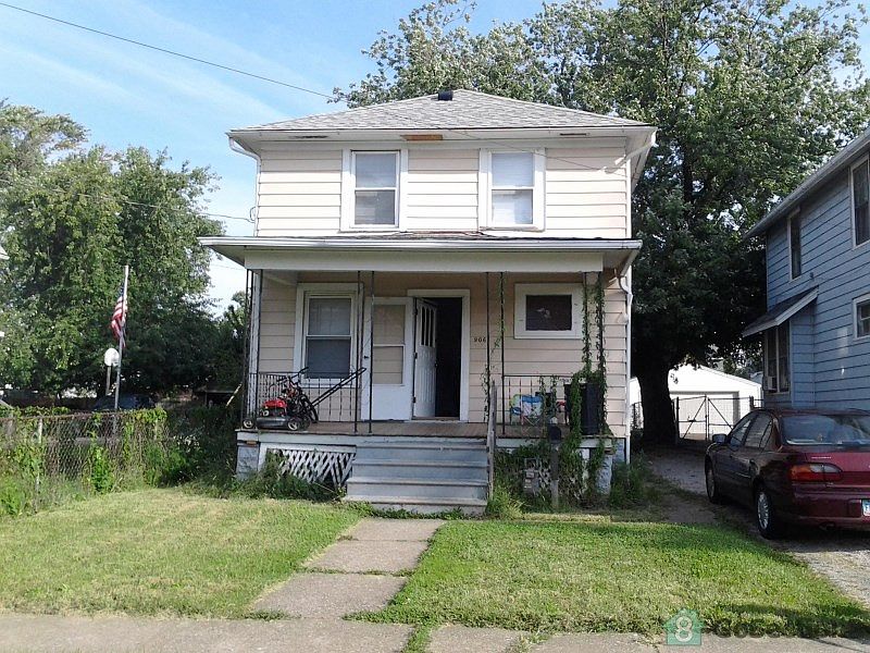 1st image of 906 W 11th St