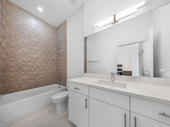 3rd image of 20 NE 19th Ave #212
