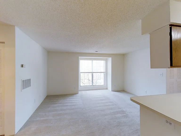 Copper Creek Apartments — Photo 37