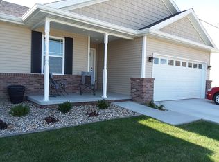 414 Jenny Ln, Heyworth, IL 61745