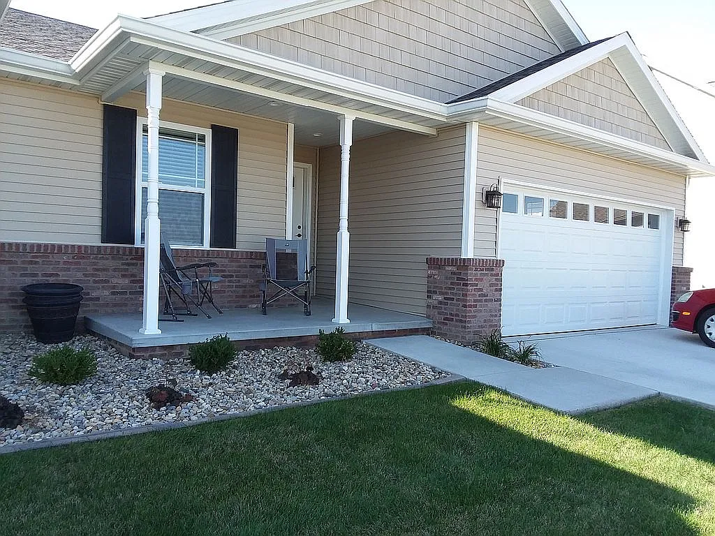 414 Jenny Ln photo 1
