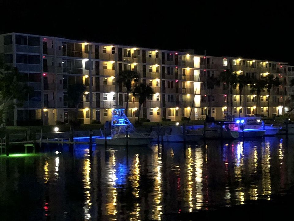 108 Paradise Harbour Blvd 514 - By Night