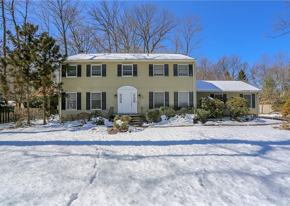 1st image of 6 Lisa Ln
