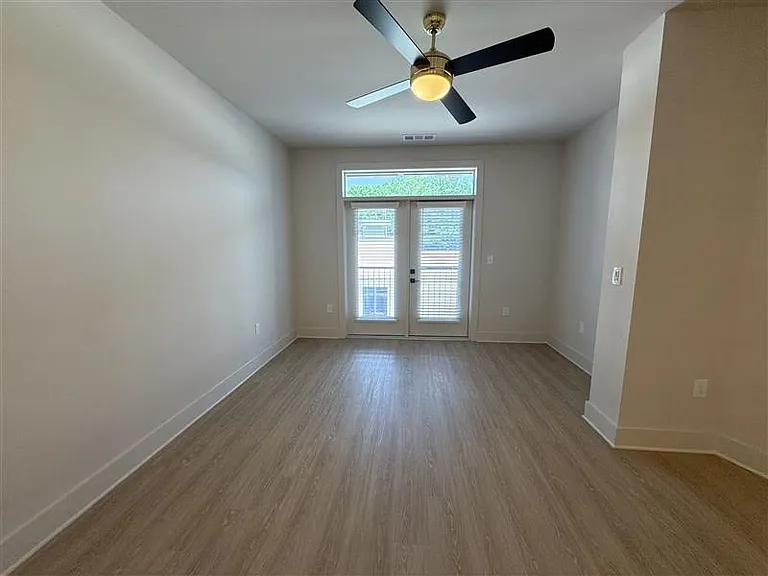 District on the Etowah Apartments — Photo 1129