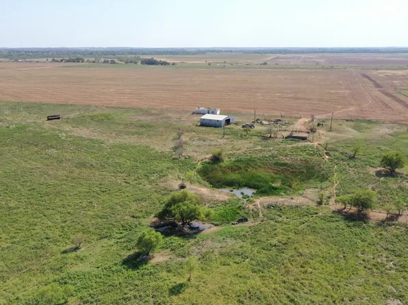 W Fm 171, Byers, TX 76357