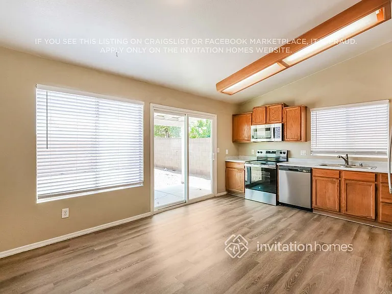 2703 N 87th Ave — Photo 7