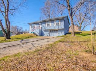 218 S Crawford Dr, Clinton, MO 64735